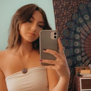 Meet your Posher, Brooke